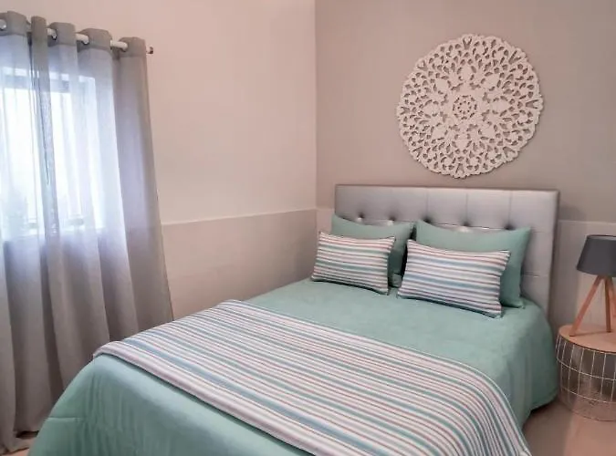 Cantinho Da Praia Apartments