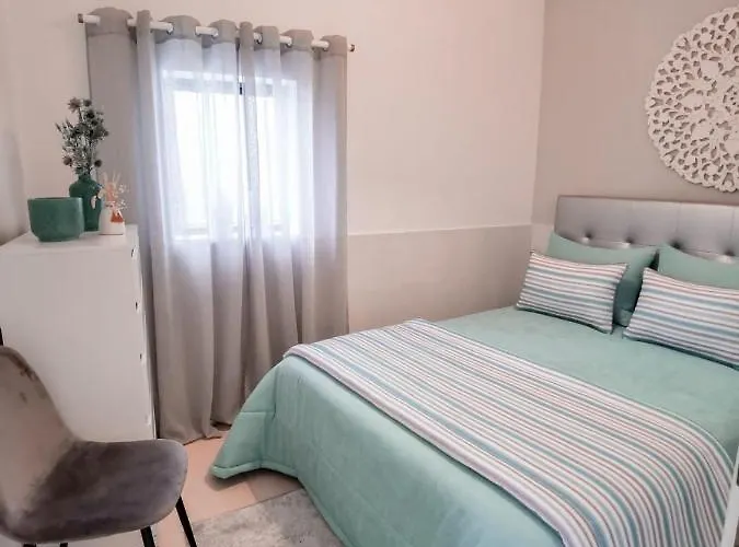 Cantinho Da Praia Apartments